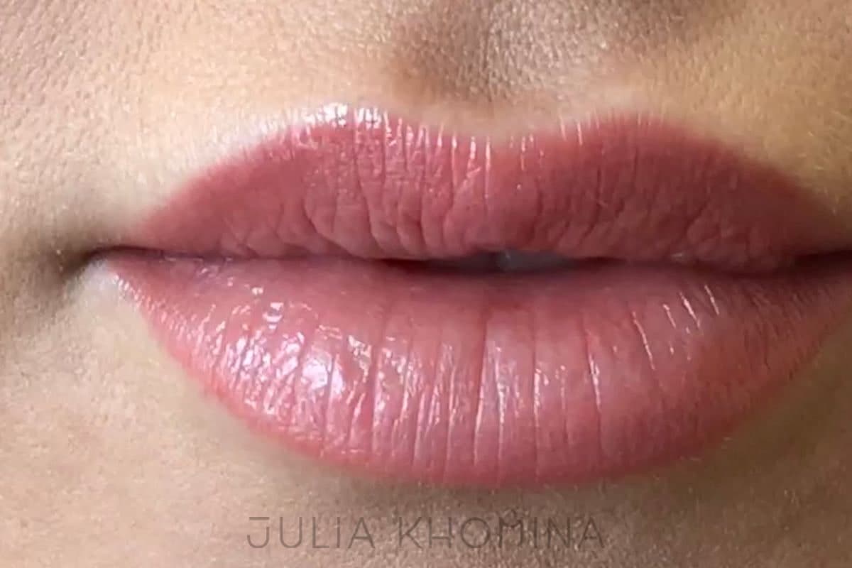 Maquillage permanent des lèvres — après