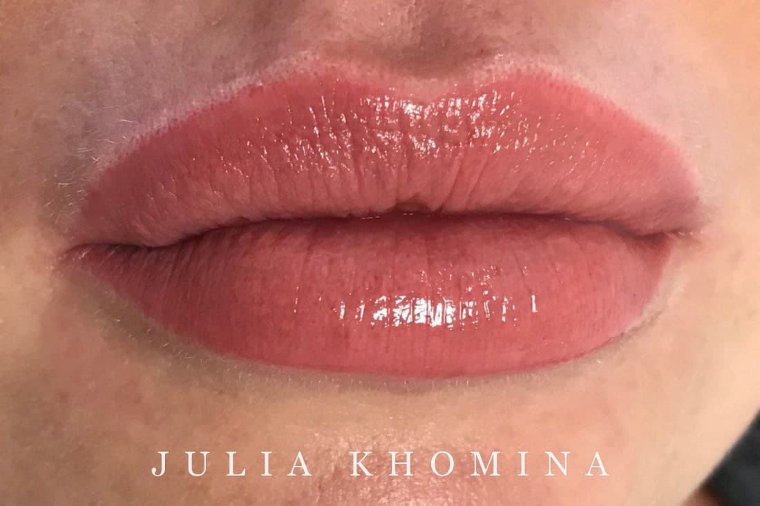 Maquillage permanent des lèvres — après
