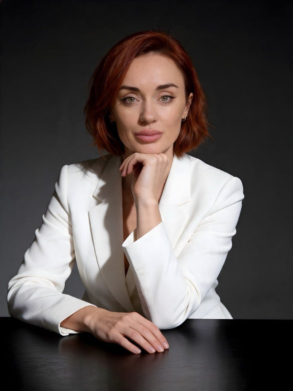 Portrait de Yuliia Khomina, praticienne en maquillage permanent