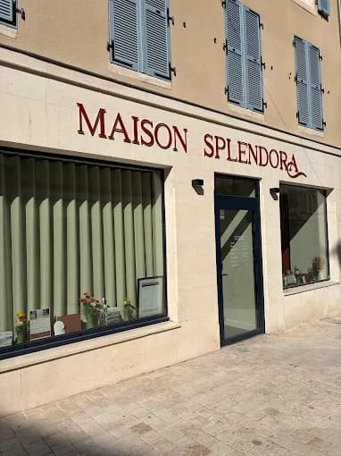 La façade du salon Maison Splendora, 25 rue du Canton à Cognac
