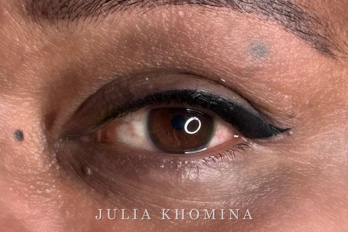 Eye-liner permanent — gros plan du trait